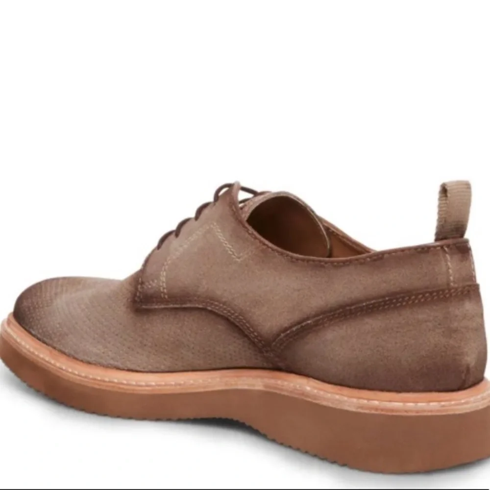 NWT STEVE MADDEN VOYAGEE SUEDE PLAIN TOE DERBY